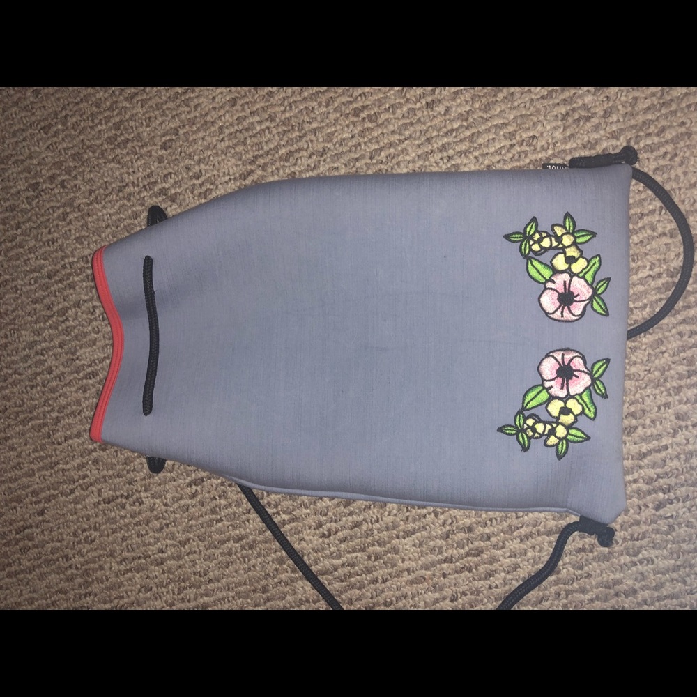 Neoprene Triangl bag